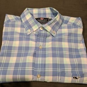 Vineyard Vines performance button down